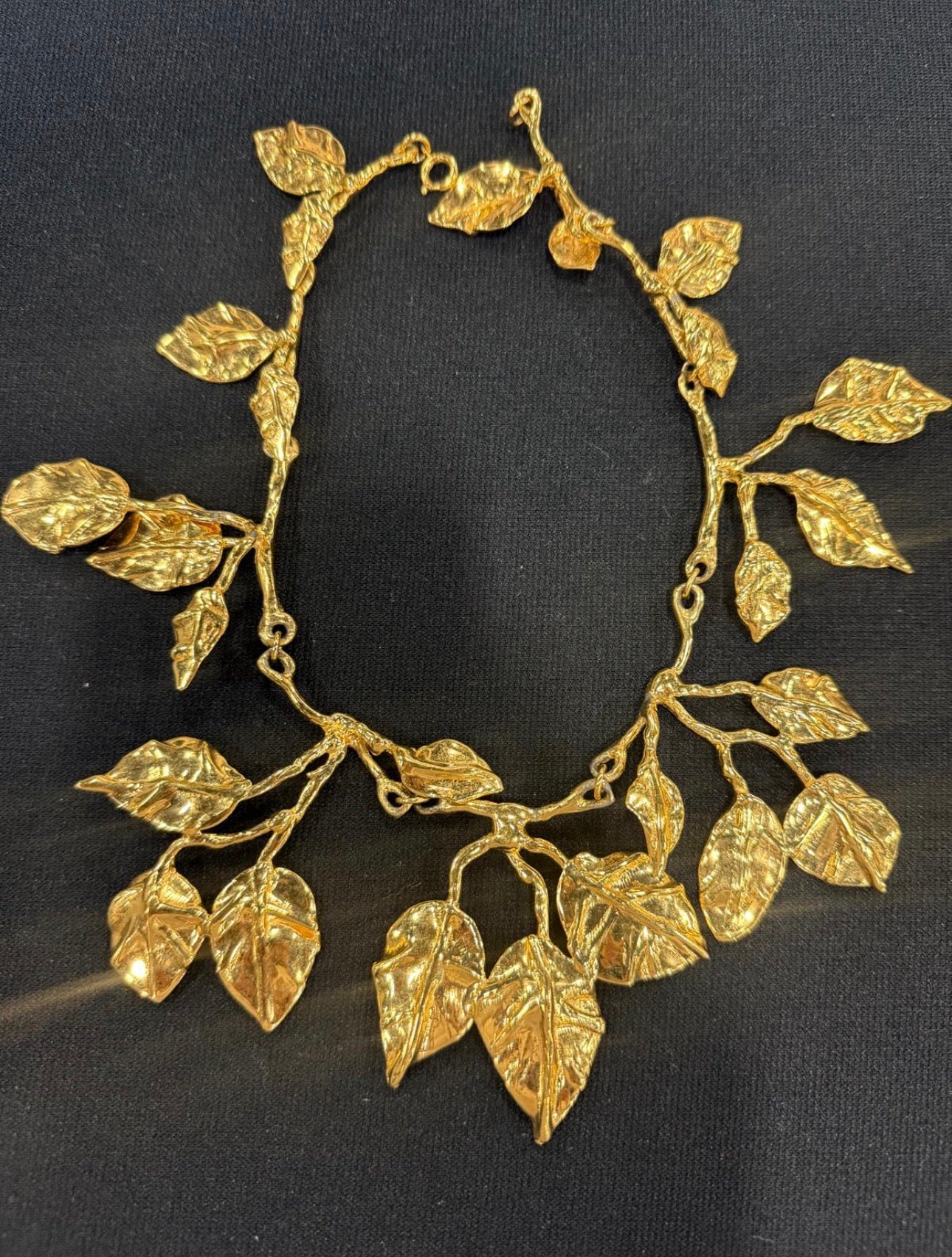 LEAF VINE NECKLACE