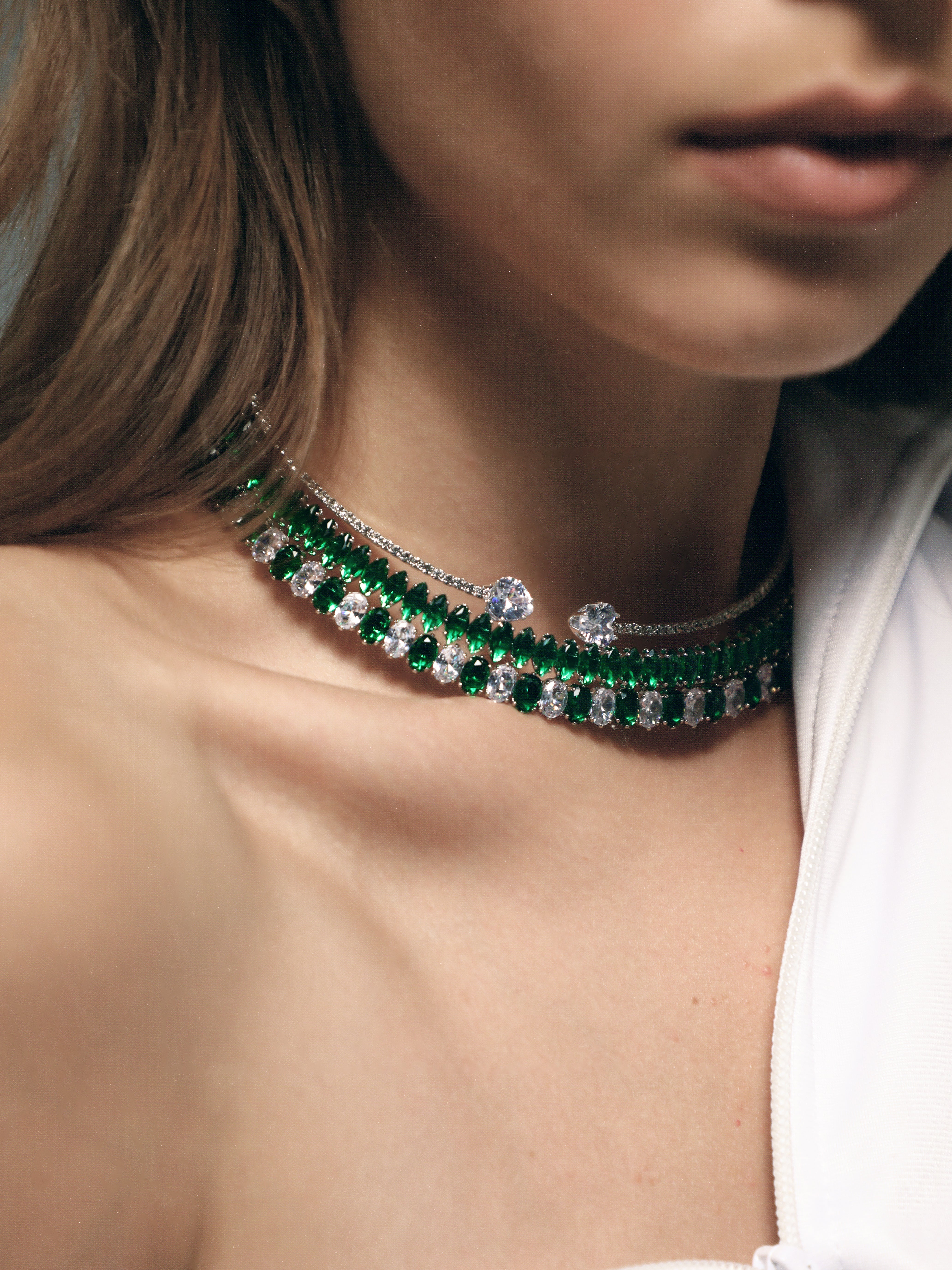 ICONIC CHOKER EMERALD