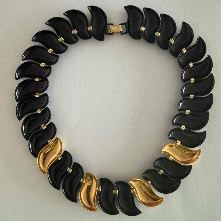 CURVED LINK COLLAR NECKLACE