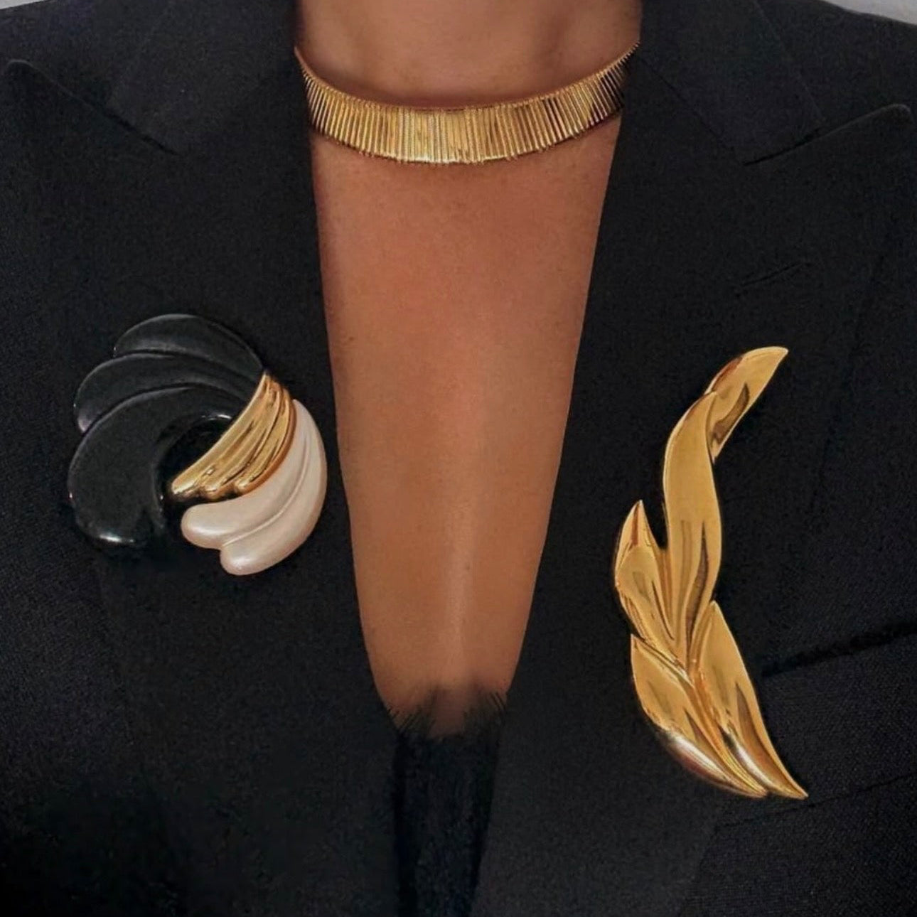 GIVENCHY FLORAL LEAF PIN