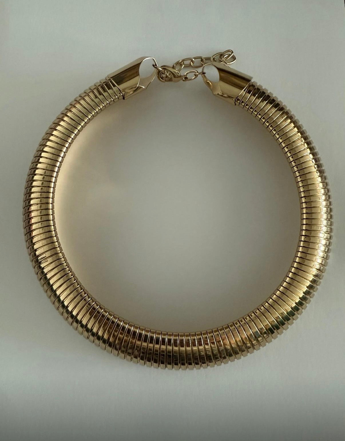 SERPENTINE GOLD NECKLACE