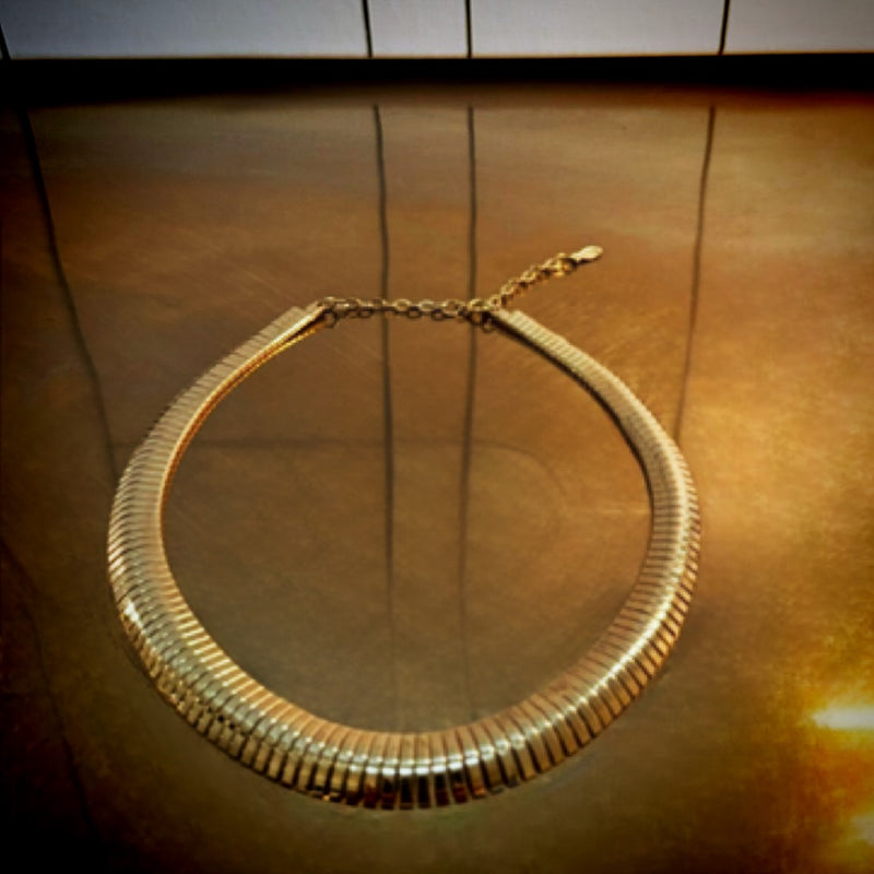STATEMENT NECKLACE