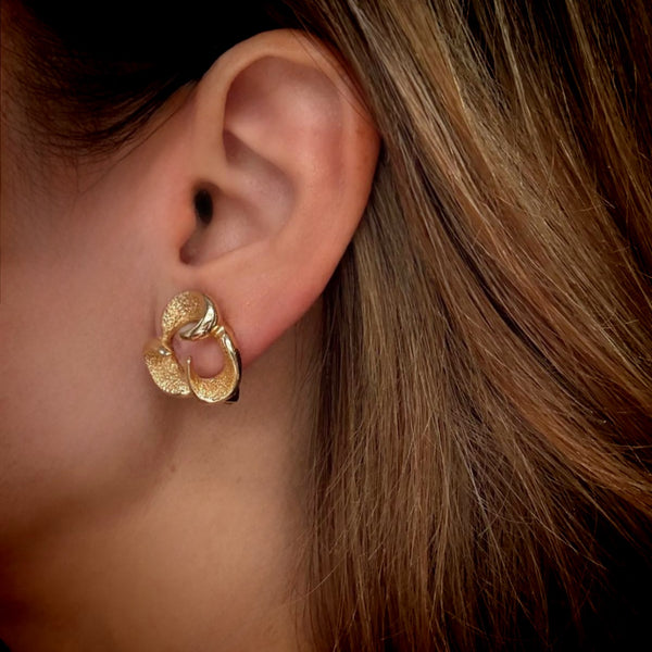 SWIRLING FLOWER CLIP-ONS