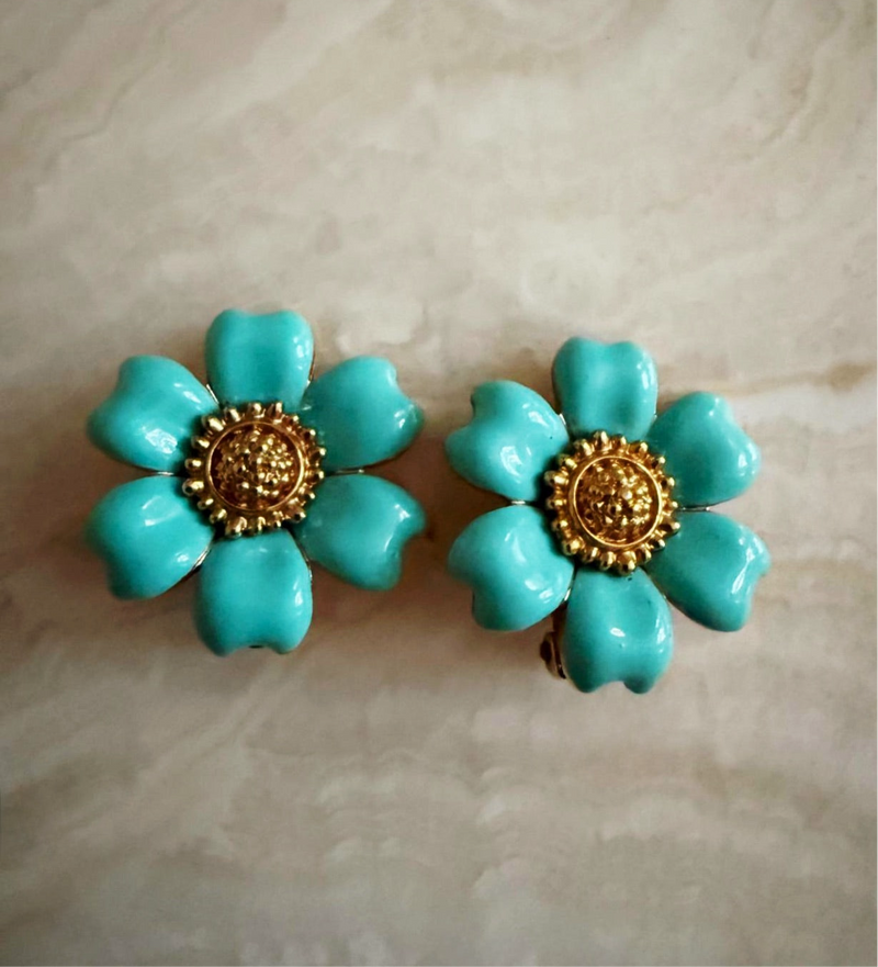 BLUE FLOWER CLIP-ONS