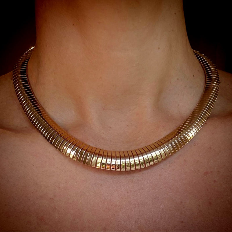 STATEMENT NECKLACE
