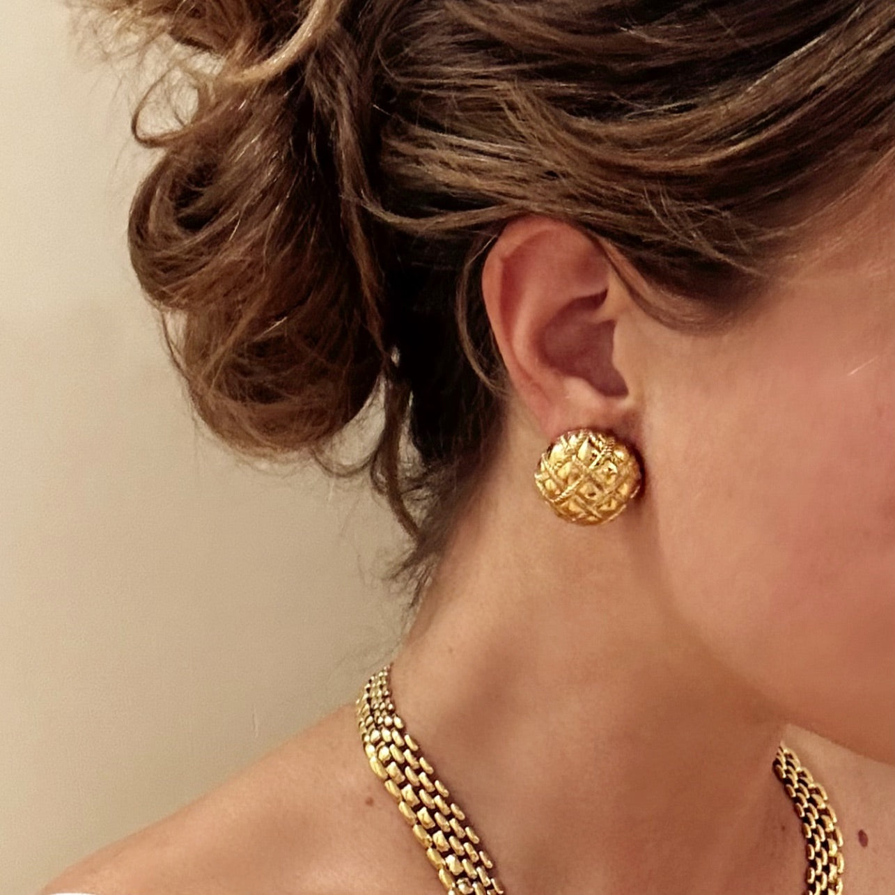 STAPLE CHIC CLIP-ONS