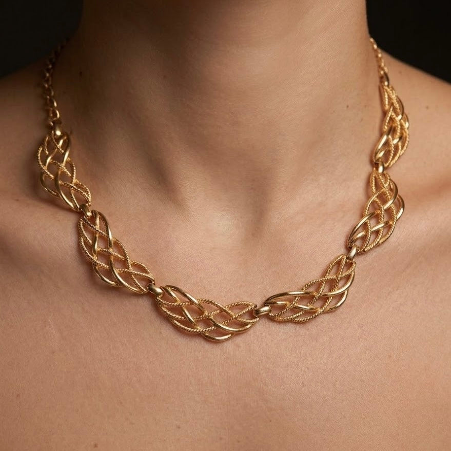 PILLOW TALK NECKLACE