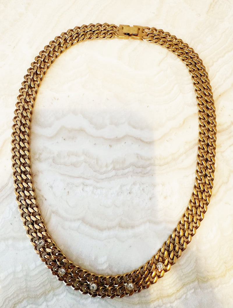 CHEEKY CHAIN NECKLACE