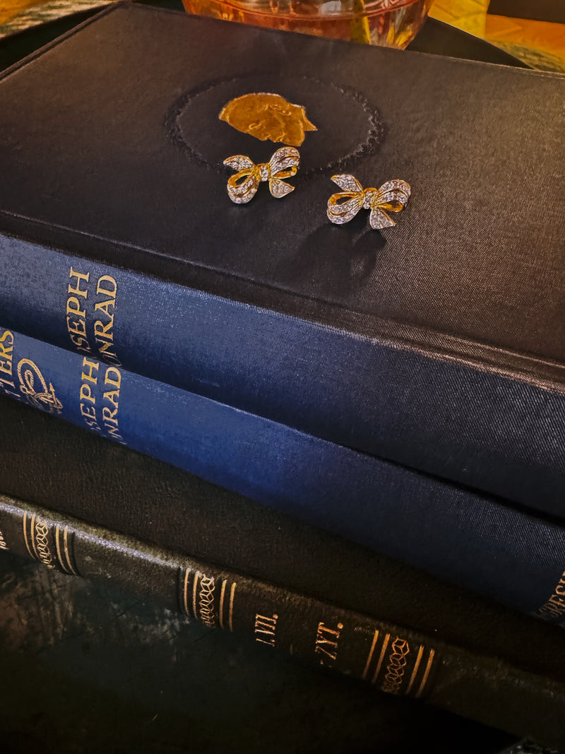 BOW EARRINGS