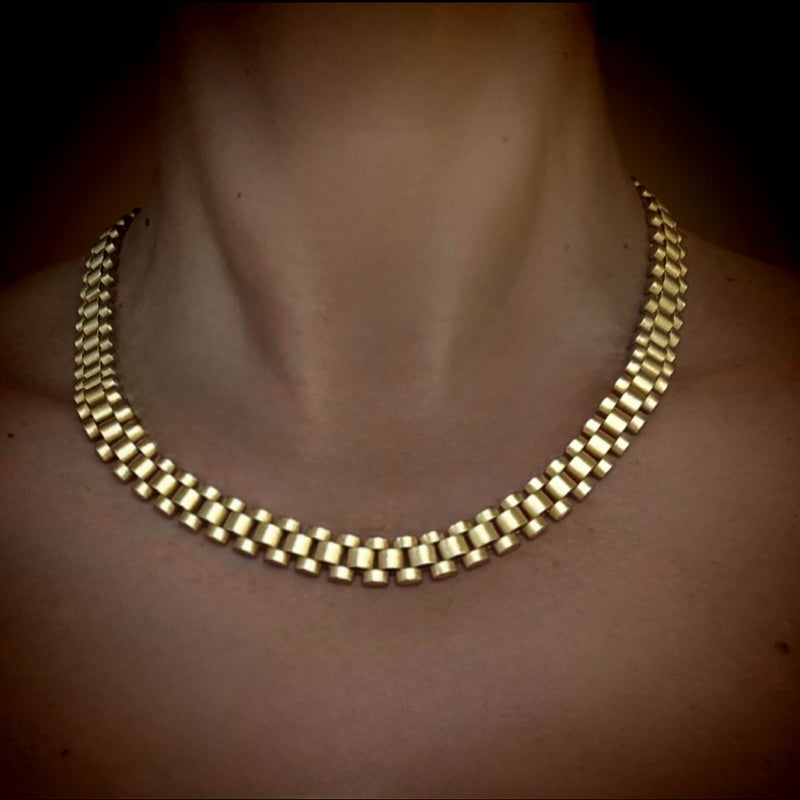 MATTE NECKLACE