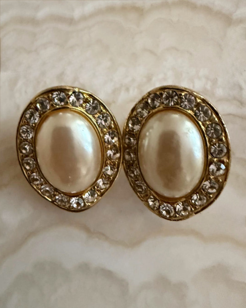 BOLD PEARL CLIP-ONS