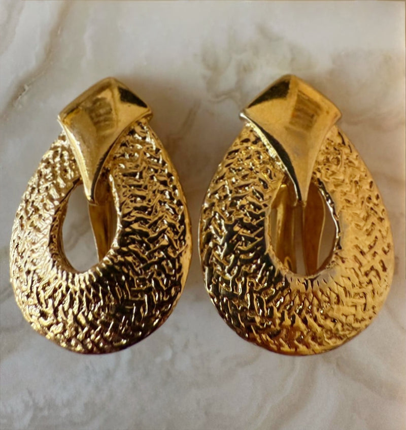CRESCENT CLIP-ONS
