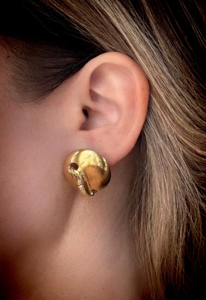 BUTTON TOP EARRINGS
