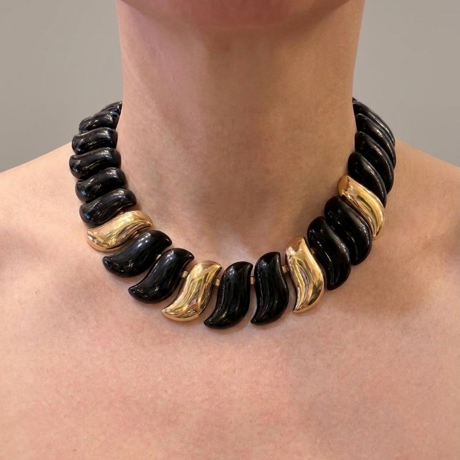 CURVED LINK COLLAR NECKLACE
