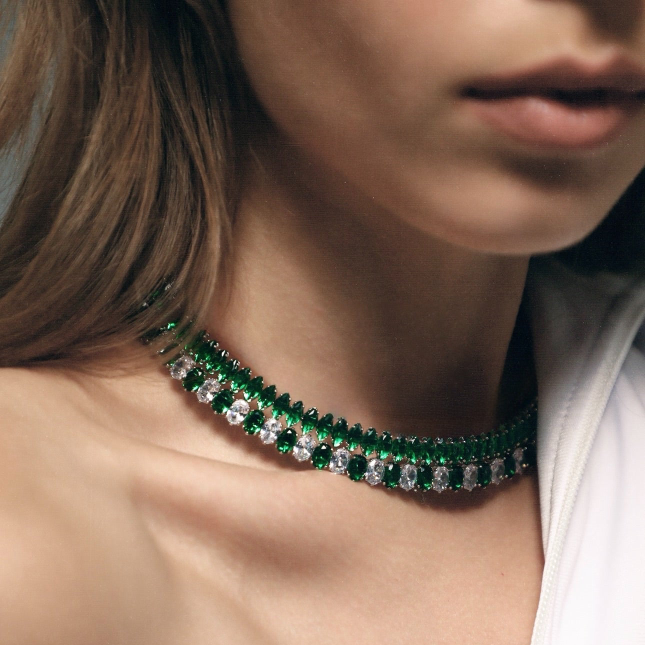 ICONIC CHOKER EMERALD