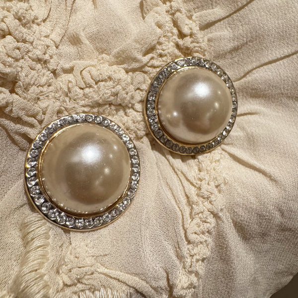 BULB PEARL CLIP-ONS