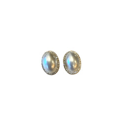 PLAIN PEARL CLIP-ONS